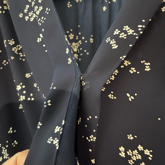 Navy blue with white floral pattern blouse - Picture 3 of 7